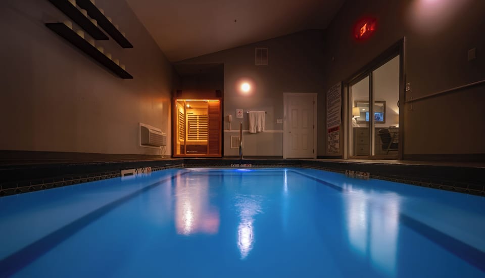 Presidential Swimming Pool Suite | Egyptian cotton sheets, premium bedding, pillowtop beds