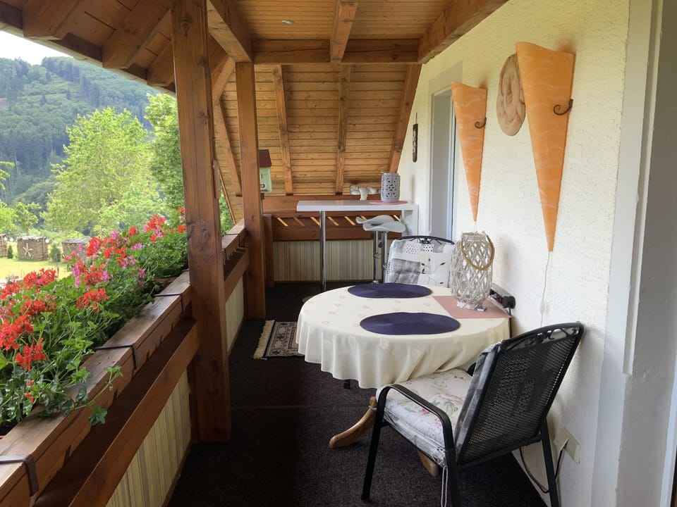 Outdoor dining