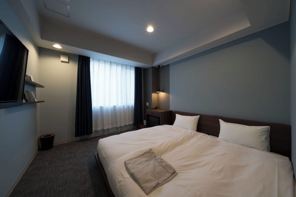 Twin Room | Desk, free WiFi, bed sheets