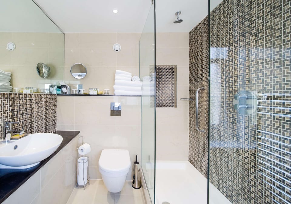 Family Room, Multiple Beds | Bathroom shower
