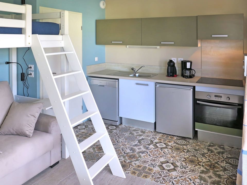 Furniture, Room, Countertop, Property, Kitchen, Cabinetry, Shelf, Building, Interior Design, Floor