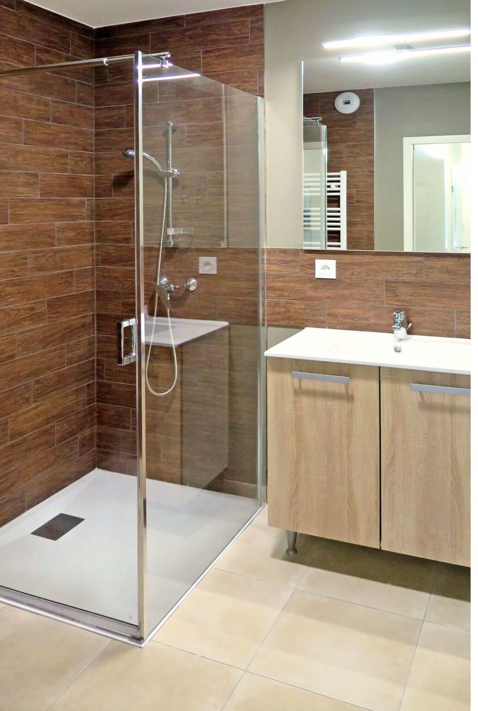 Bathroom, Tile, Room, Property, Floor, Plumbing Fixture, Tap, Interior Design, Glass, Shower