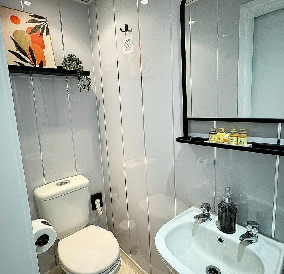 Minibar, individually decorated, individually furnished