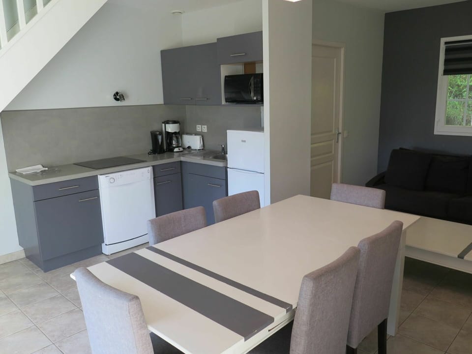 Table, Furniture, Kitchen Sink, Building, Cabinetry, Property, Sink, Countertop, Chair, Tap