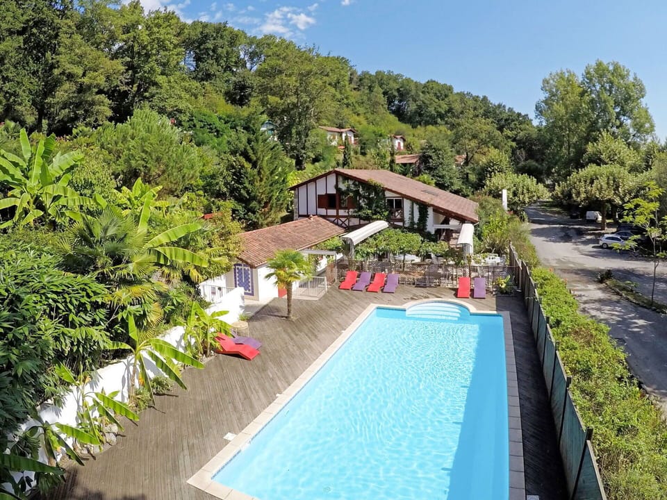 Water, Sky, Plant, Building, Property, Cloud, Tree, House, Swimming Pool, Leisure