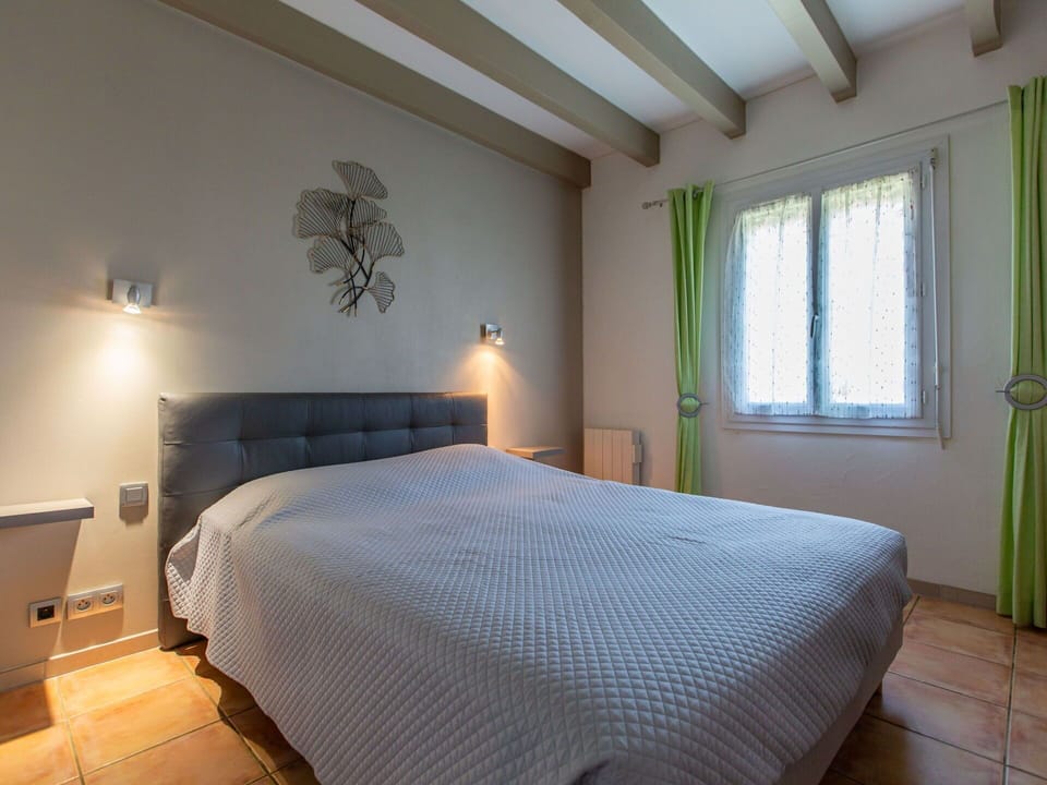 Building, Property, Furniture, Window, Comfort, House, Wood, Shade, Textile, Bed Frame