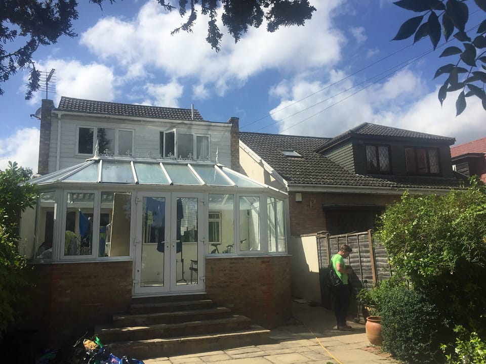 Front garden measuring 35m