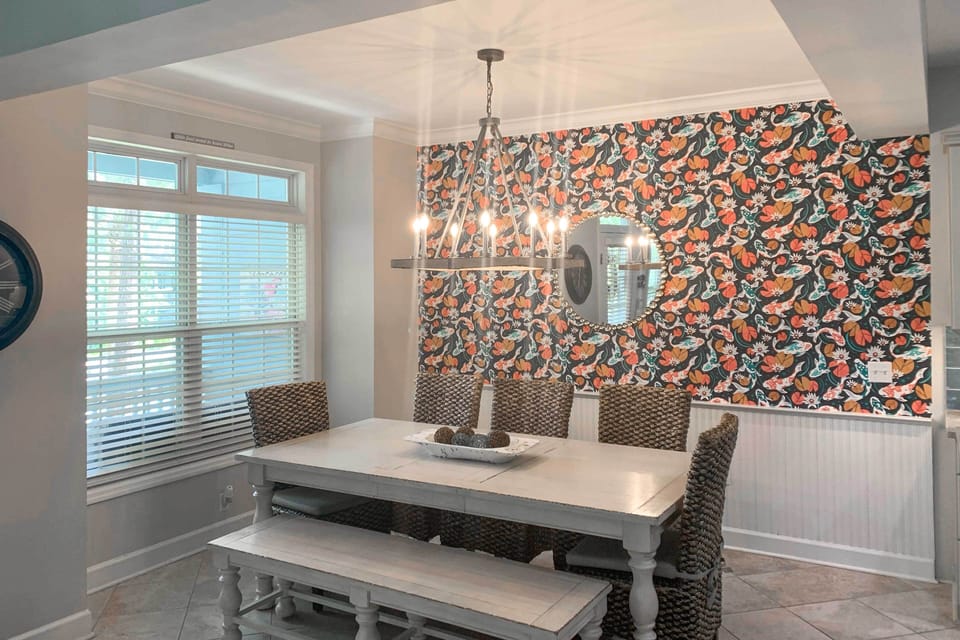 Dining Area | Free WiFi
