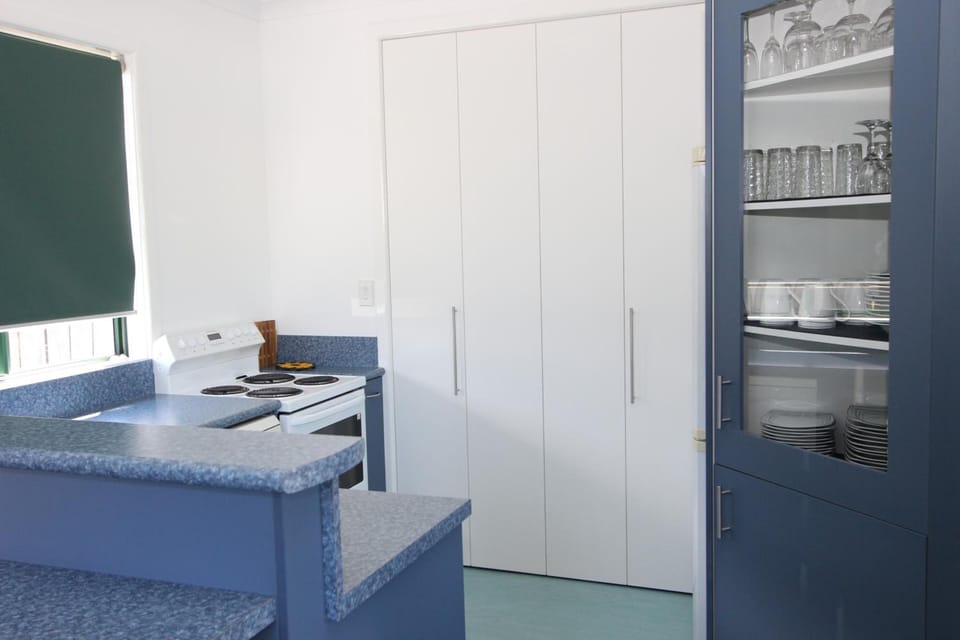 Microwave, electric kettle, cookware/dishes/utensils