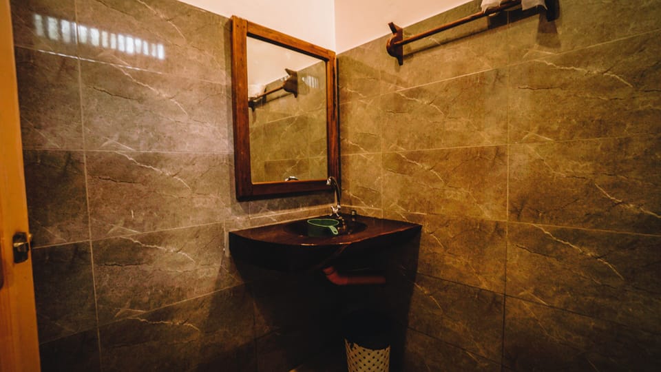 Honeymoon Villa | Bathroom | Shower, free toiletries, towels, soap