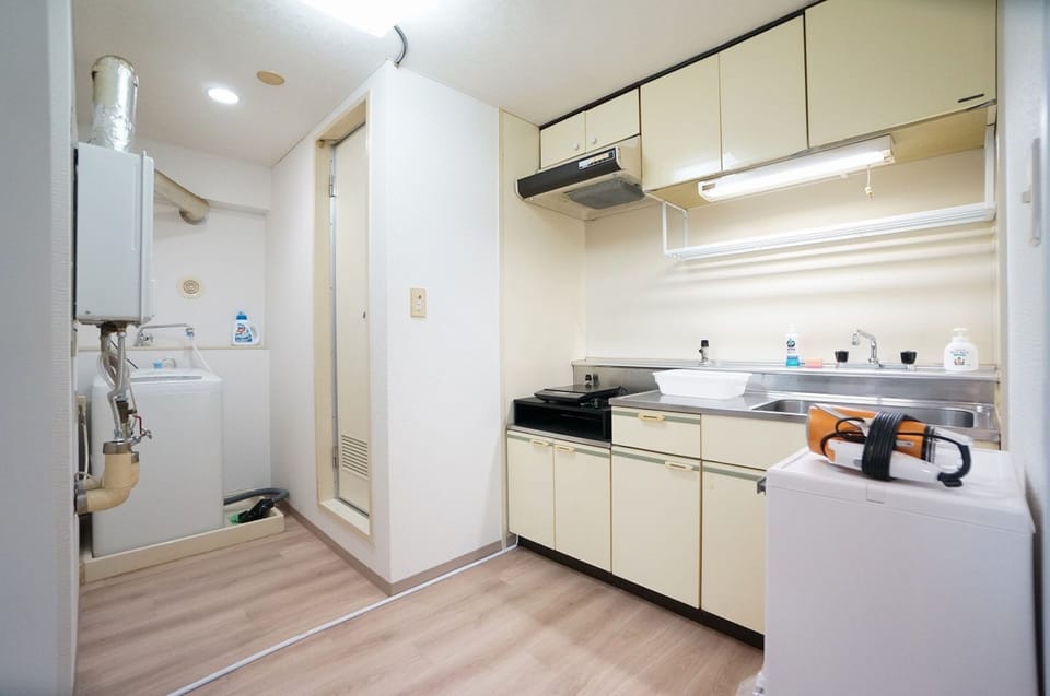 1 Bedroom Apartment | Private kitchenette | Fridge, microwave, stovetop, electric kettle
