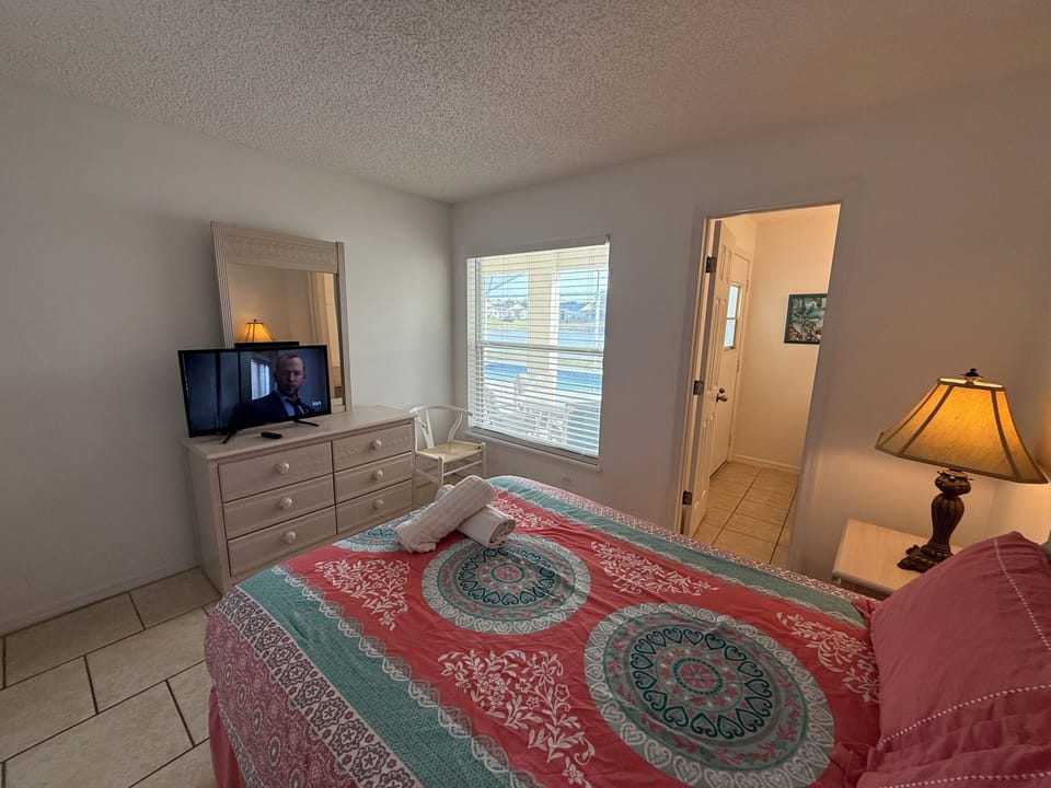 Queen Bedroom