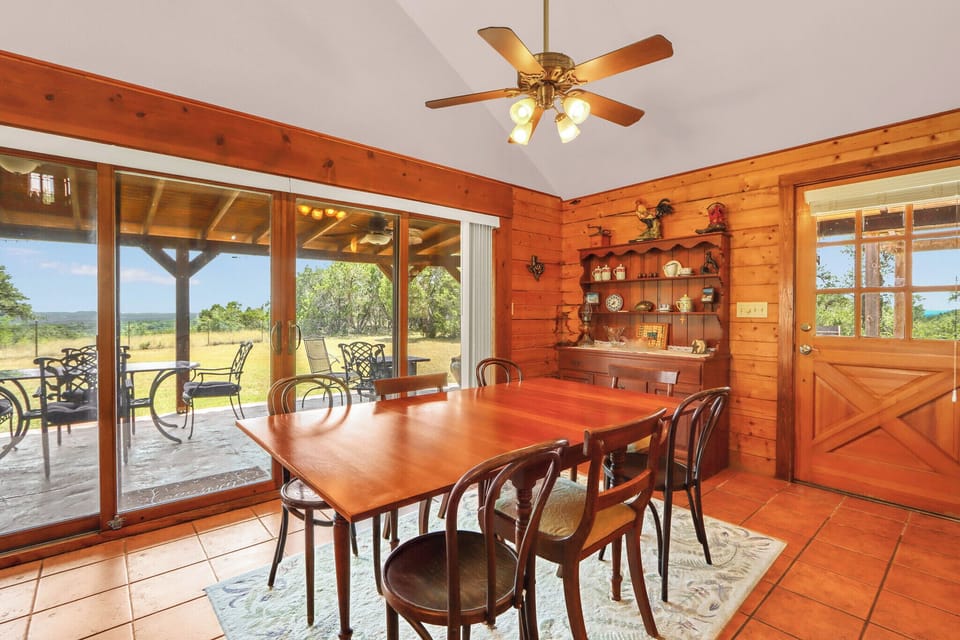 Direct access to the outdoor space from the dining room