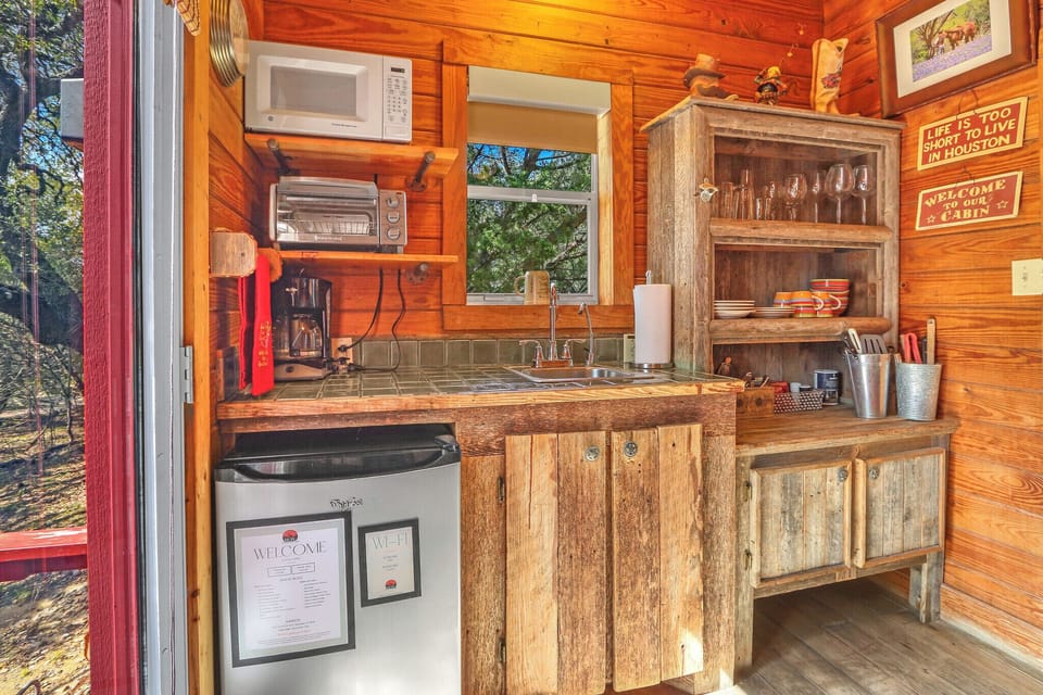 Full view of the kitchen