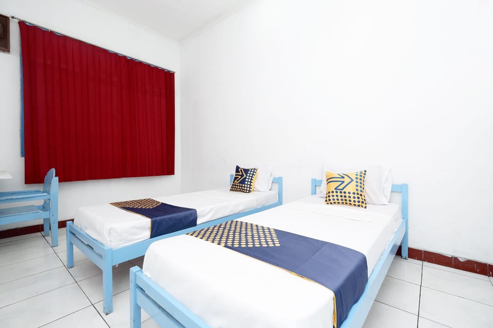 Economy Double Room | WiFi (free), bed sheets