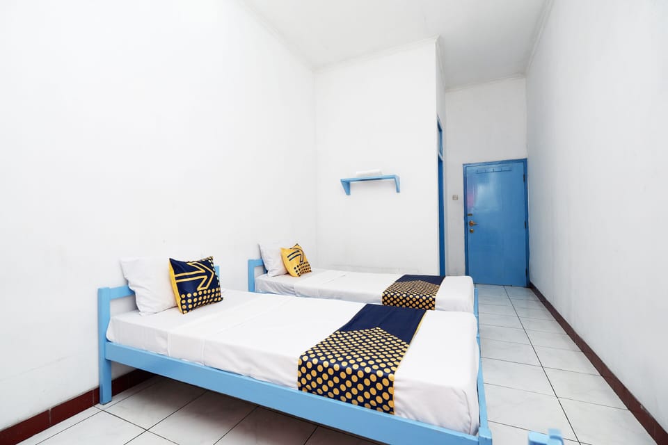 Economy Double Room | WiFi (free), bed sheets