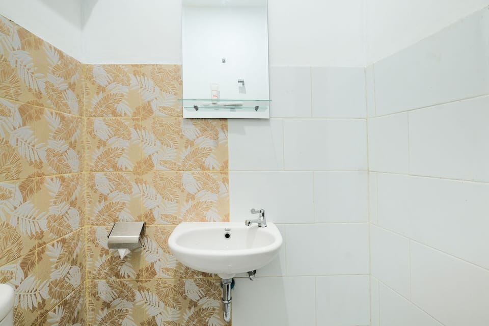 Bathroom sink