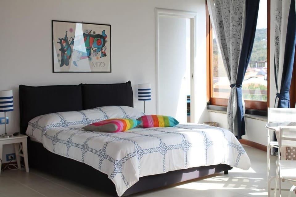 Comfort Triple Room, Sea View | Down comforters, blackout drapes, cribs (free), WiFi (free)