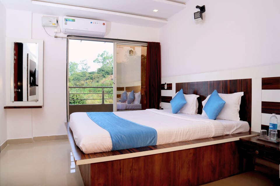 Deluxe AC Room | Free WiFi
