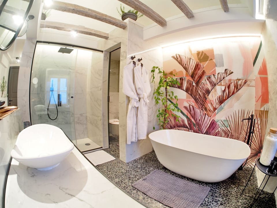 Superior Double Room (3) | Bathroom | Designer toiletries, hair dryer, bathrobes, slippers
