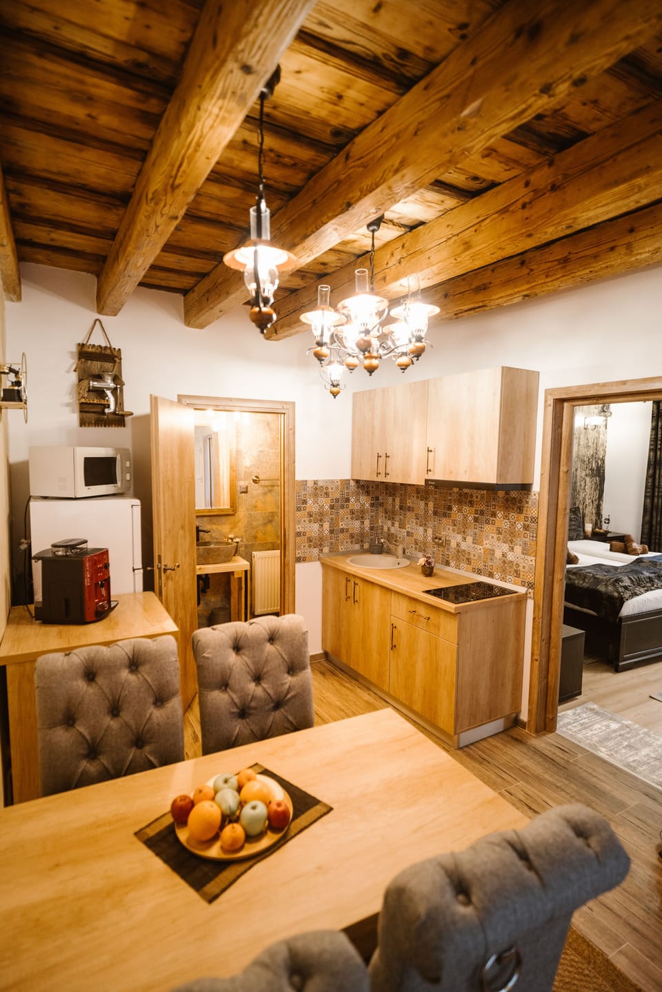 Deluxe Studio | Private kitchen | Full-size fridge, microwave, oven, stovetop