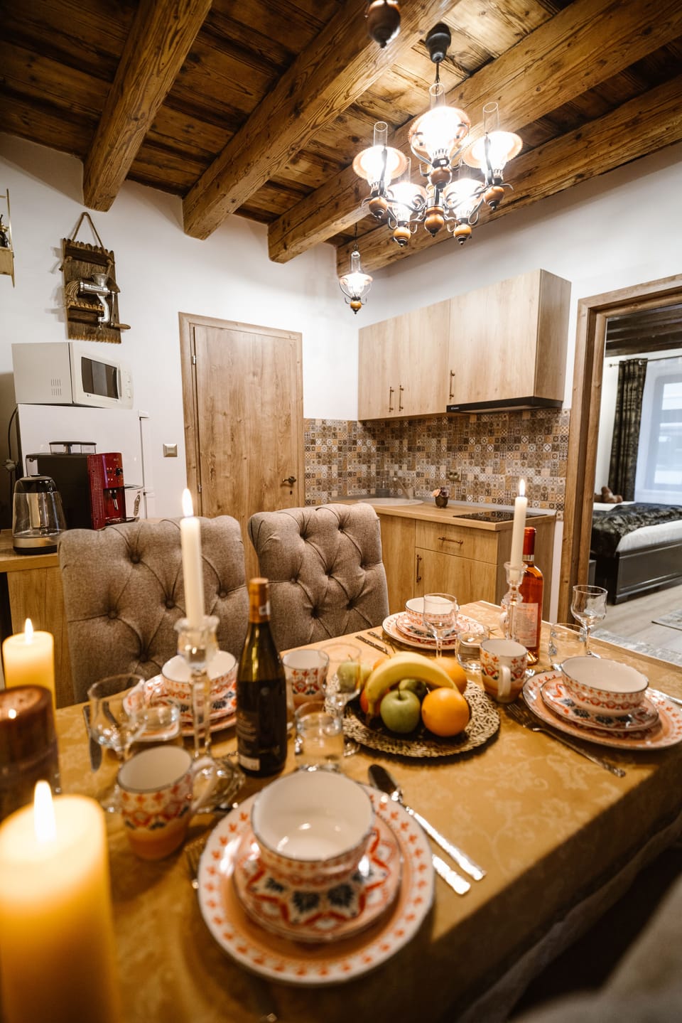 Deluxe Studio | Private kitchen | Full-size fridge, microwave, oven, stovetop
