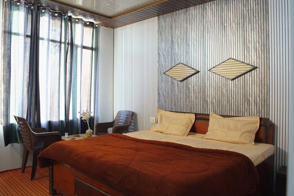 Semi Deluxe Room | Free WiFi