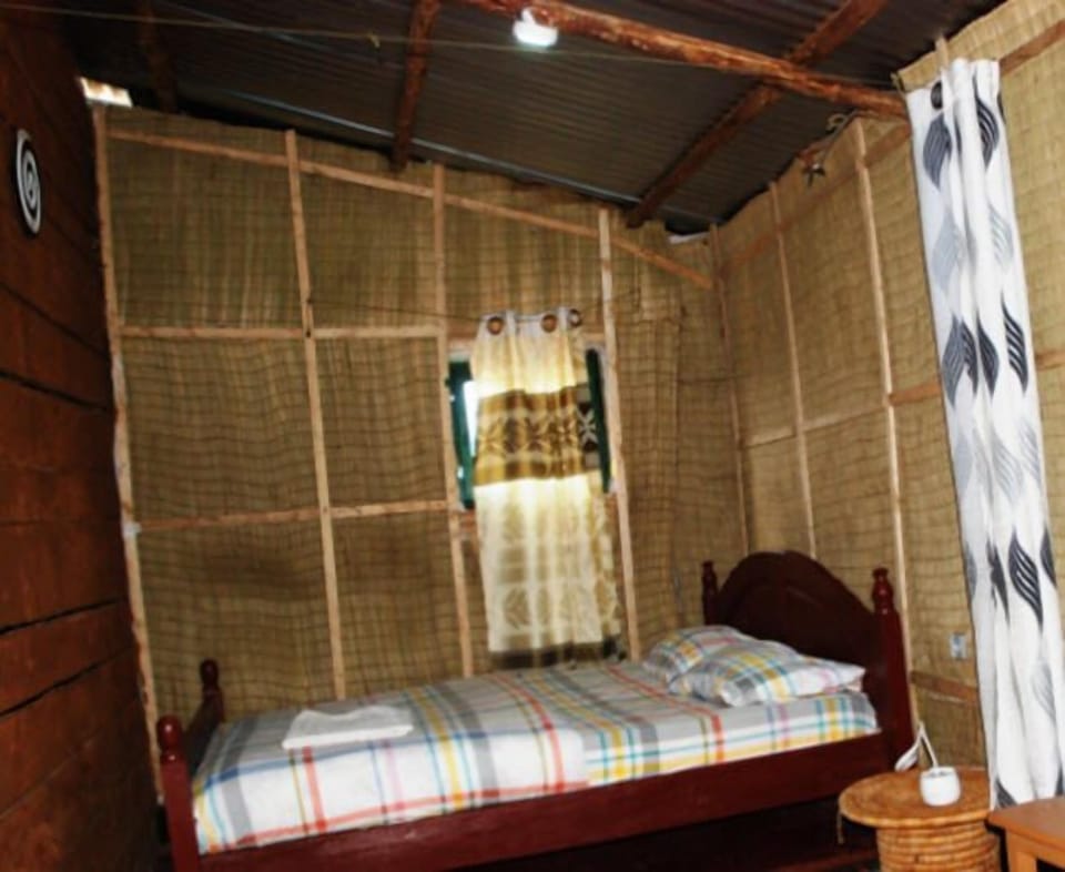 Desk, bed sheets