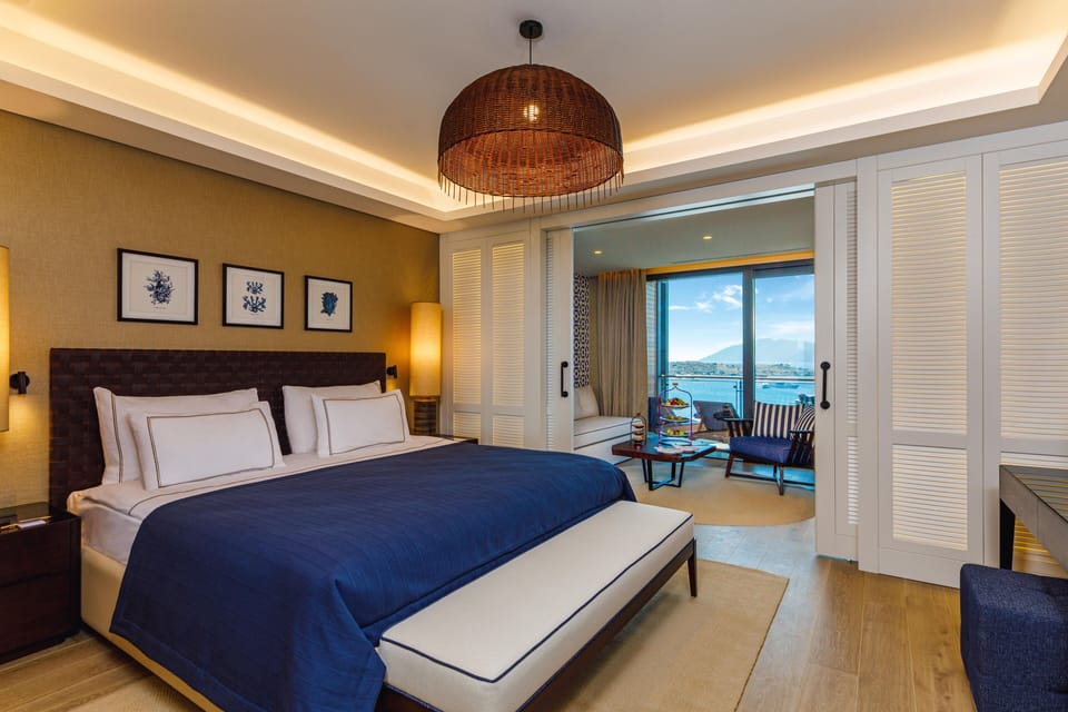 Minibar, in-room safe, individually decorated, individually furnished