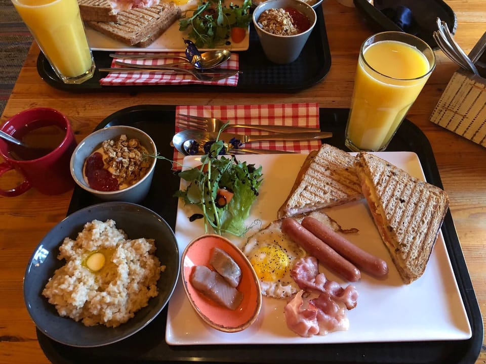 Daily cooked-to-order breakfast for a fee