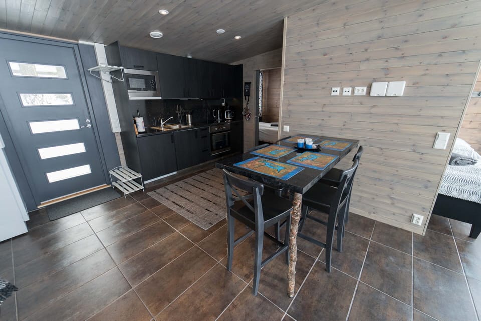Deluxe Cabin (Routa) | In-room dining