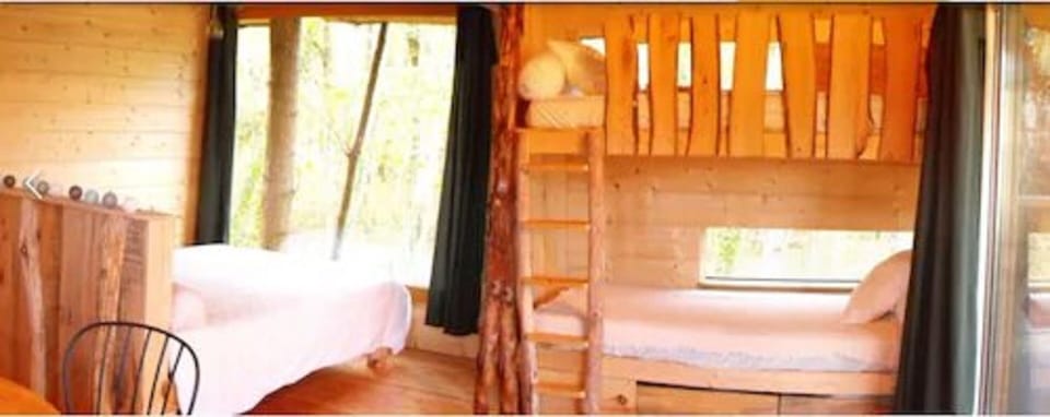 Cabin | 1 bedroom, individually decorated, individually furnished