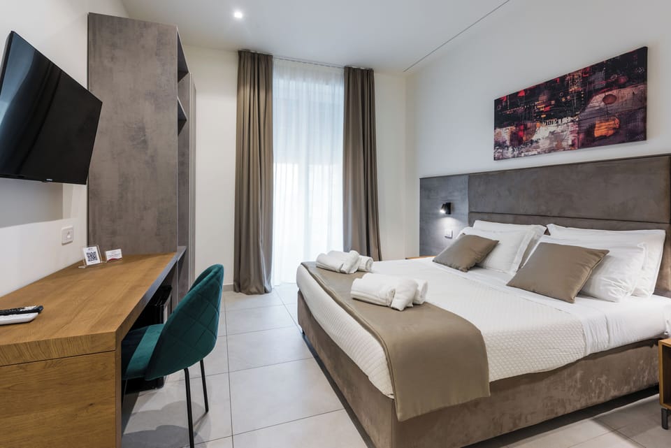 Standard Double or Twin Room, Balcony | Individually decorated, desk, laptop workspace, soundproofing