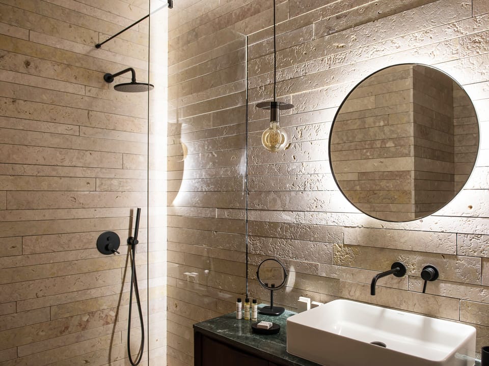 Bathroom shower