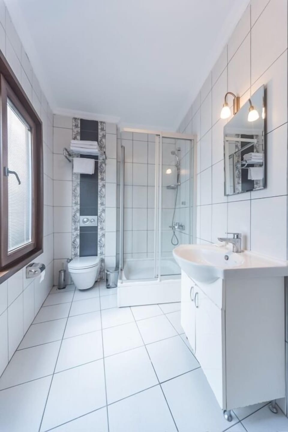 Standard Room, 1 Bedroom | Bathroom | Hair dryer, slippers, towels