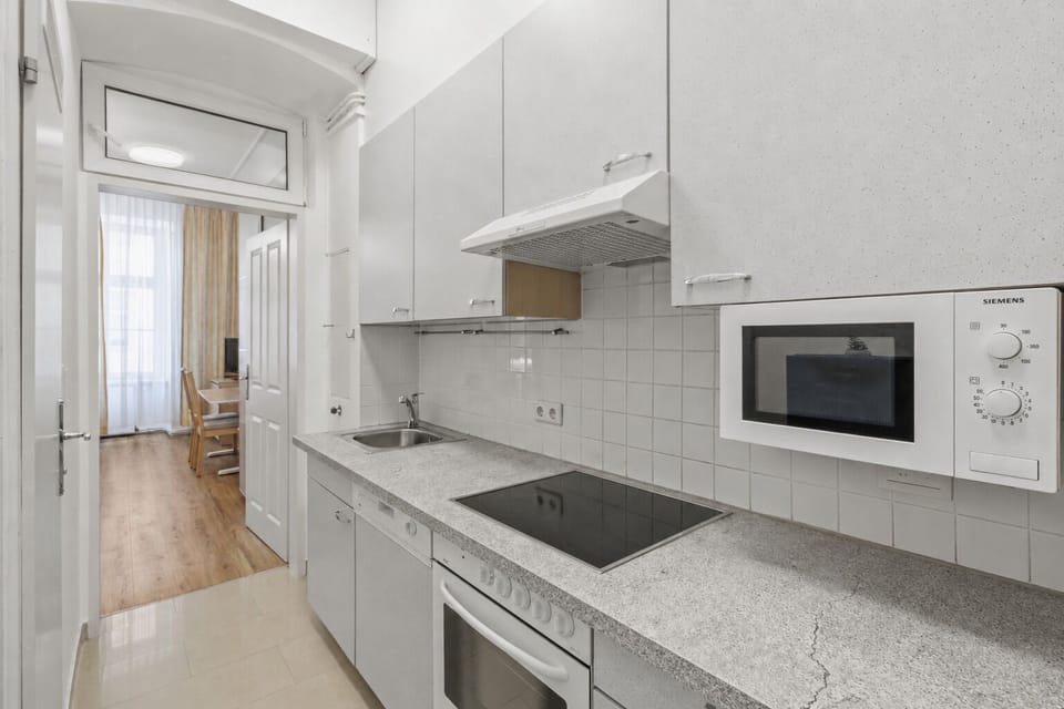 Comfort Double Room, Non Smoking, Kitchen | Private kitchen | Mini-fridge