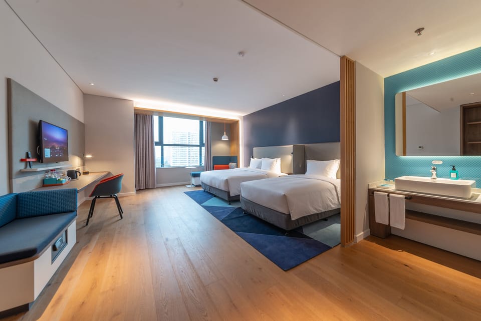 Room, Multiple Beds (Standard Air) | Premium bedding, down comforters, in-room safe, desk