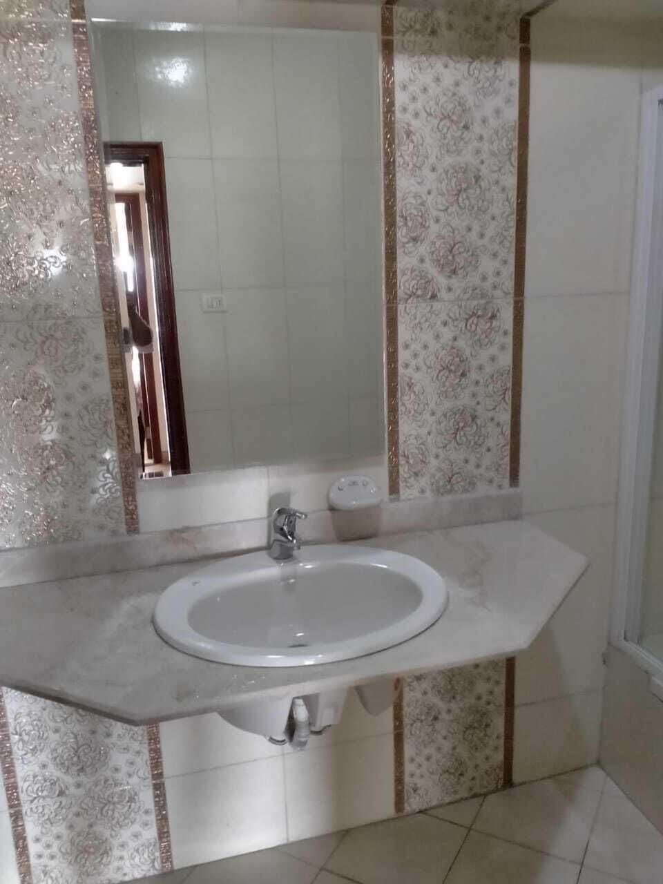 Shower, hair dryer, slippers, heated floors