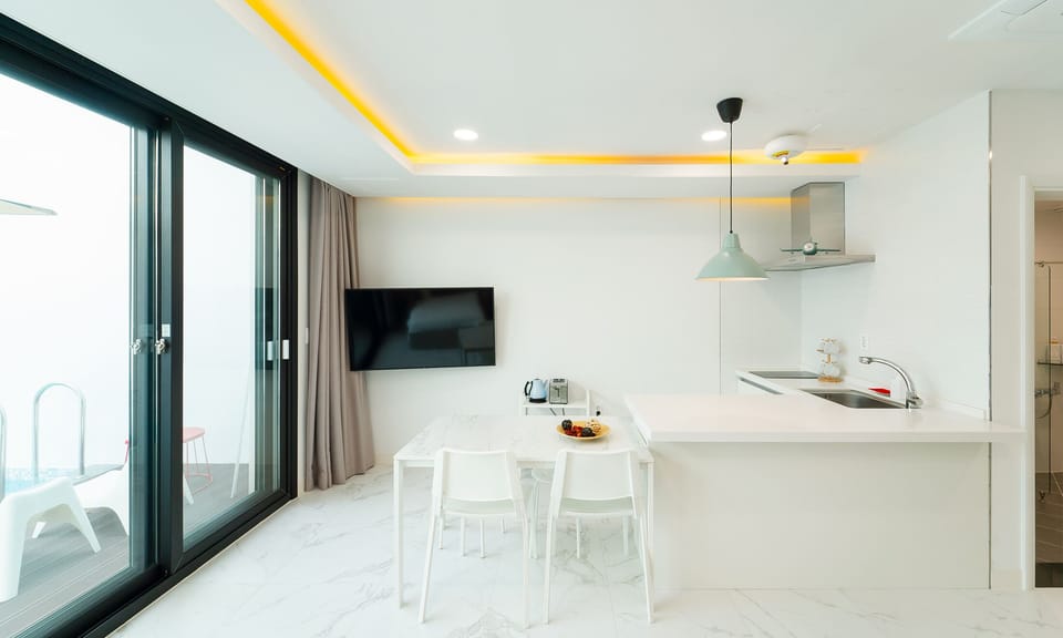 Private kitchenette