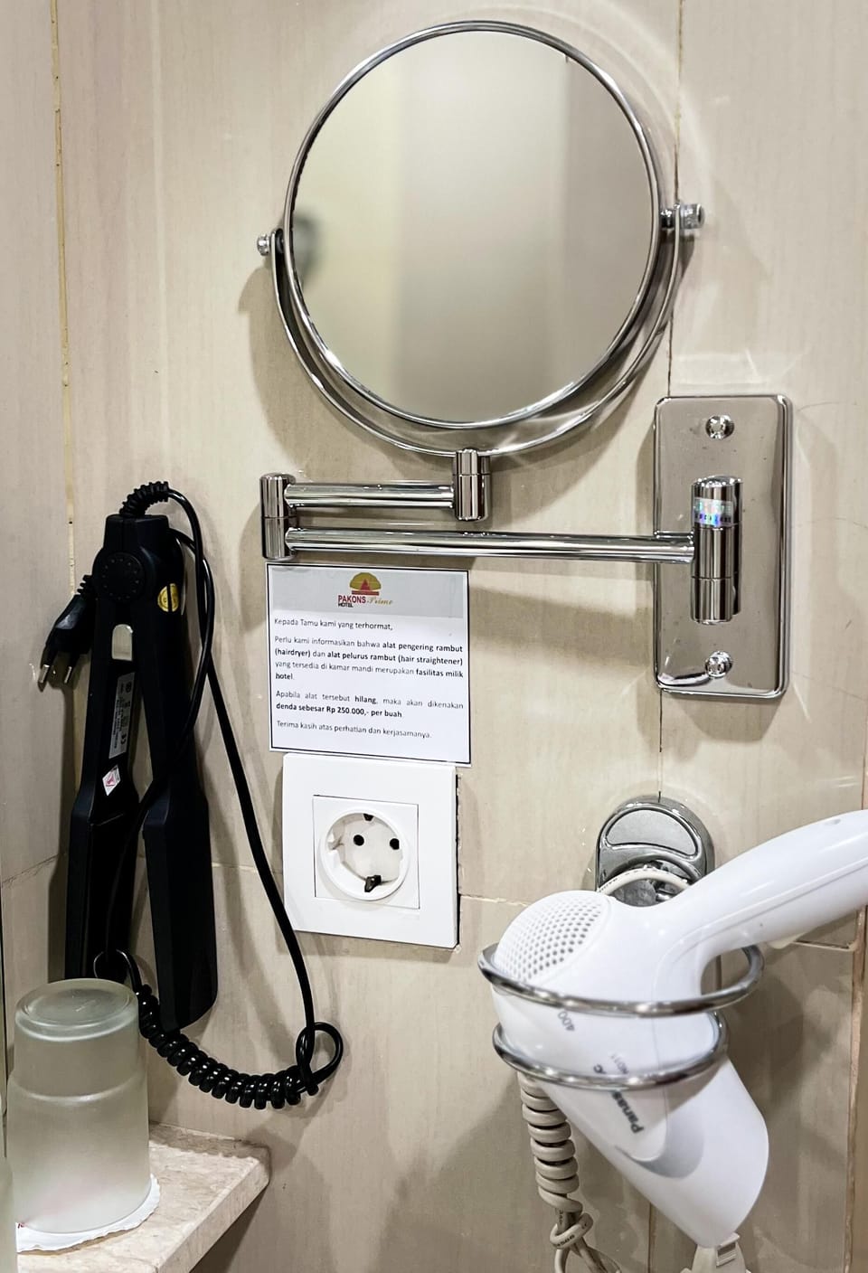 Rainfall showerhead, free toiletries, hair dryer, slippers