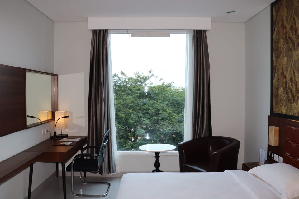 Grand Deluxe Double | Minibar, in-room safe, desk, free WiFi