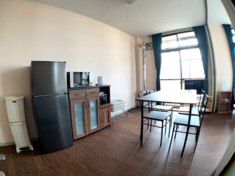 Apartment (201) | Living area | 32-inch flat-screen TV with digital channels, LCD TV, fireplace