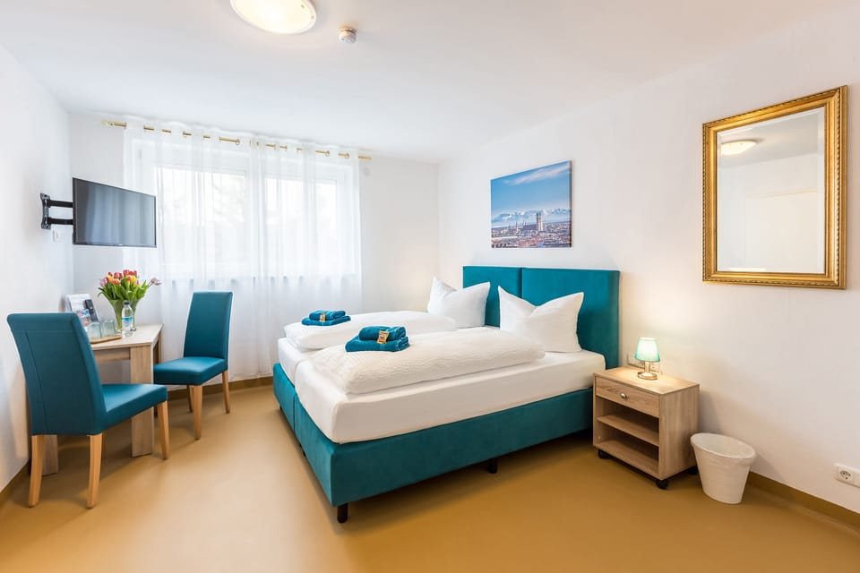 Egyptian cotton sheets, premium bedding, Select Comfort beds, desk