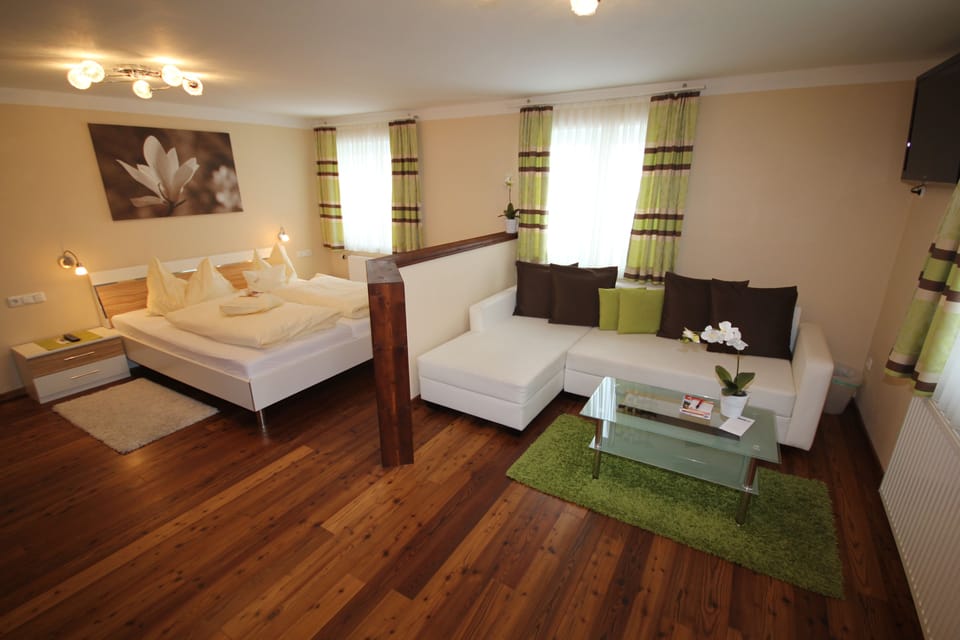 Deluxe Double Room, Mountain View | Premium bedding, individually decorated, individually furnished, desk