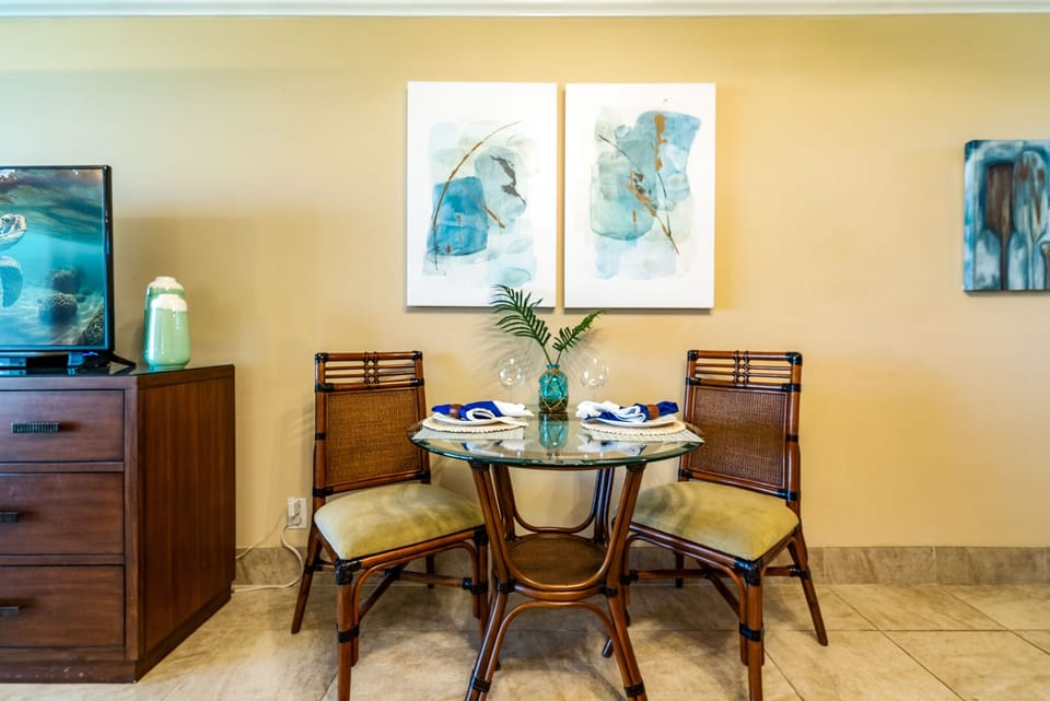 Studio | Dining