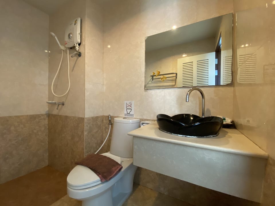 Shower, towels