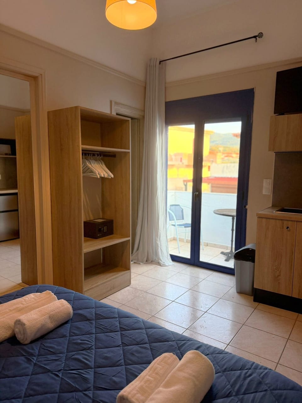 Studio room for 2 | Blackout drapes, free WiFi, bed sheets