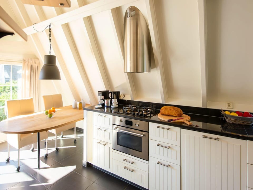 Villa (Wellness Lodge 2 persons) | Private kitchen | Fridge, oven, stovetop, dishwasher