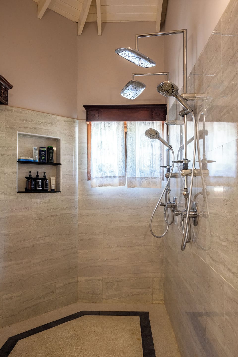 Romantic Suite, 1 Bedroom, Garden View | Bathroom | Designer toiletries, hair dryer, bathrobes, slippers