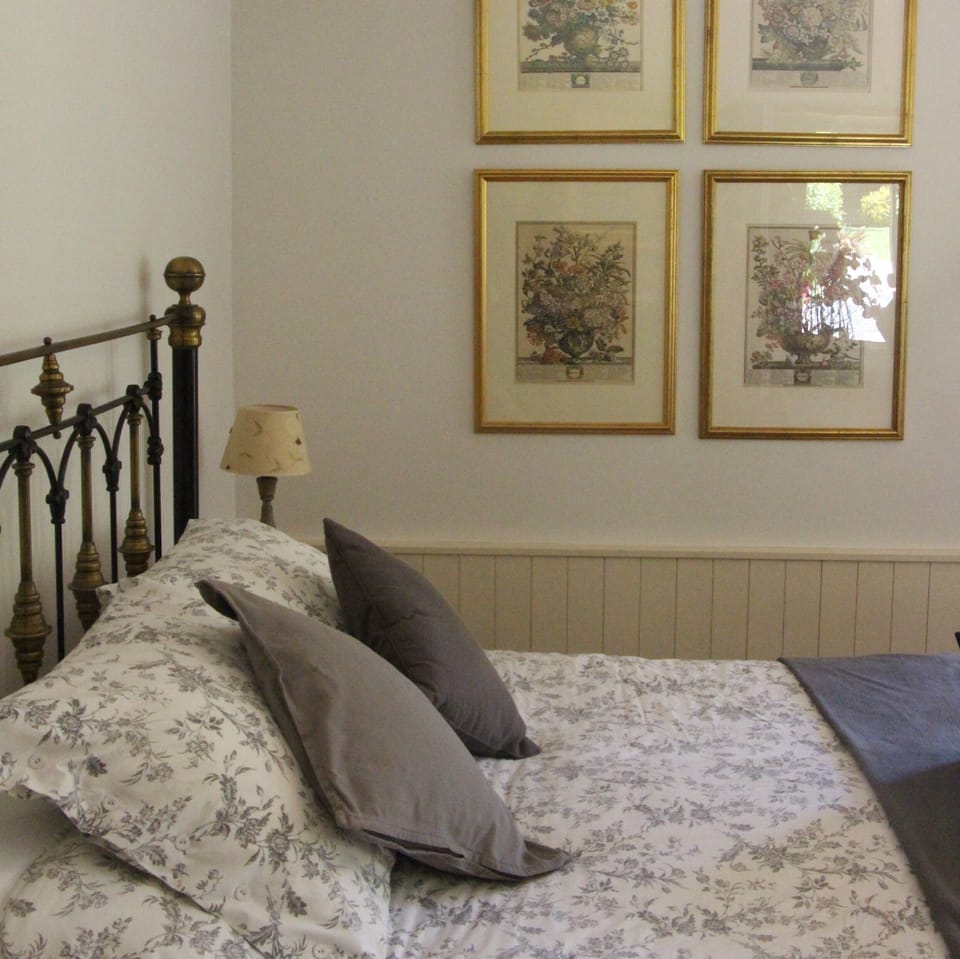 Beautifully renovated and  decorated.